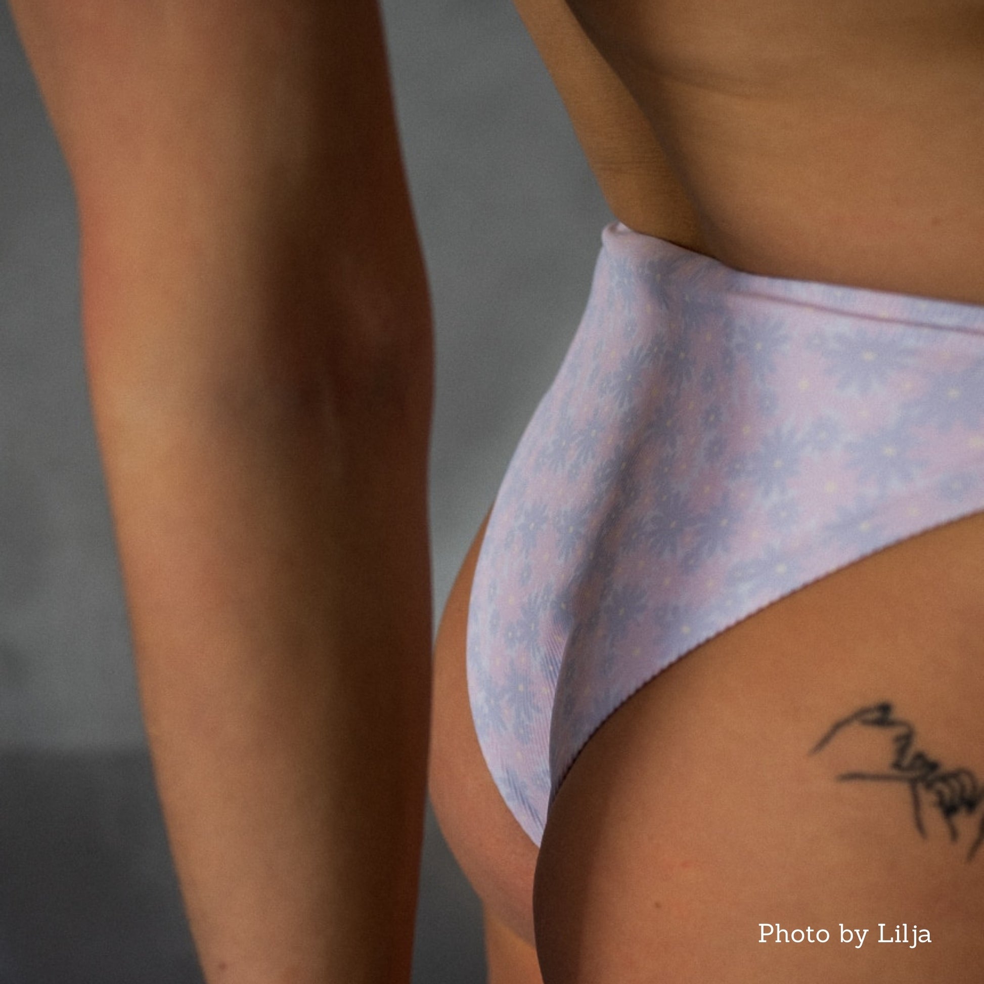 Vee Bottom Lila